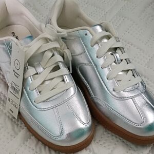 No Boundaries Silver and White Athletic Shoes